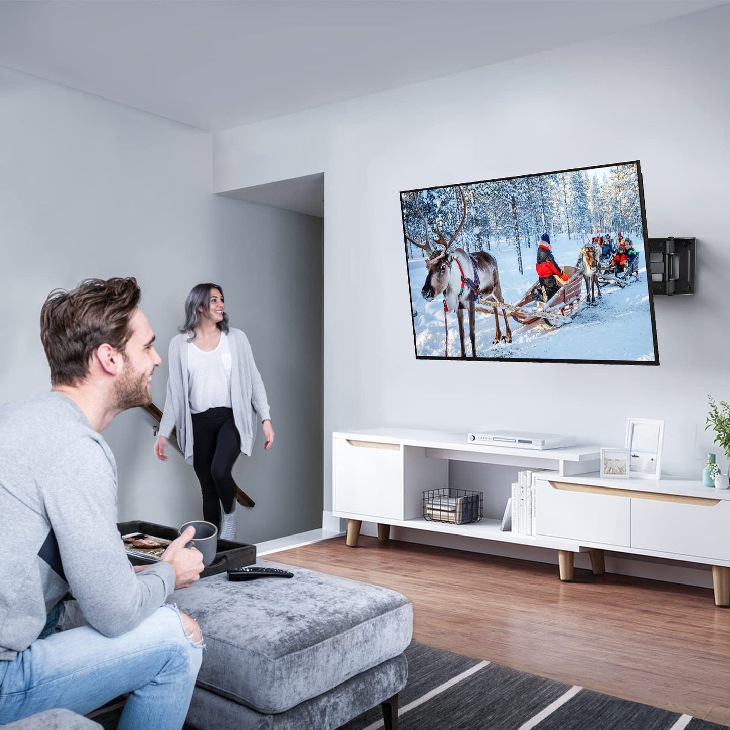 PERLESMITH TV Wall Mount | Swivel for 26-65 inches (Flat & Curved up to 45 kg)